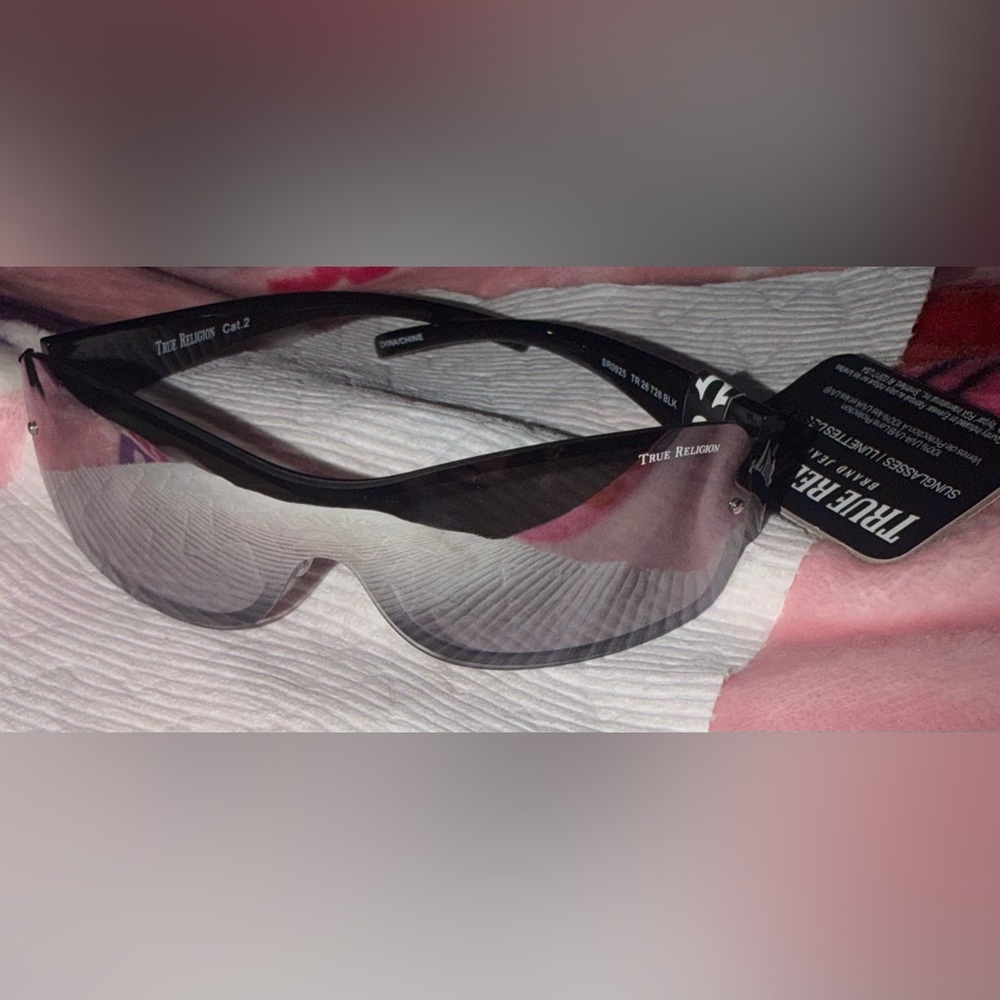 True Religion Black Tinted Shield Sunglasses - Picture 10 of 14